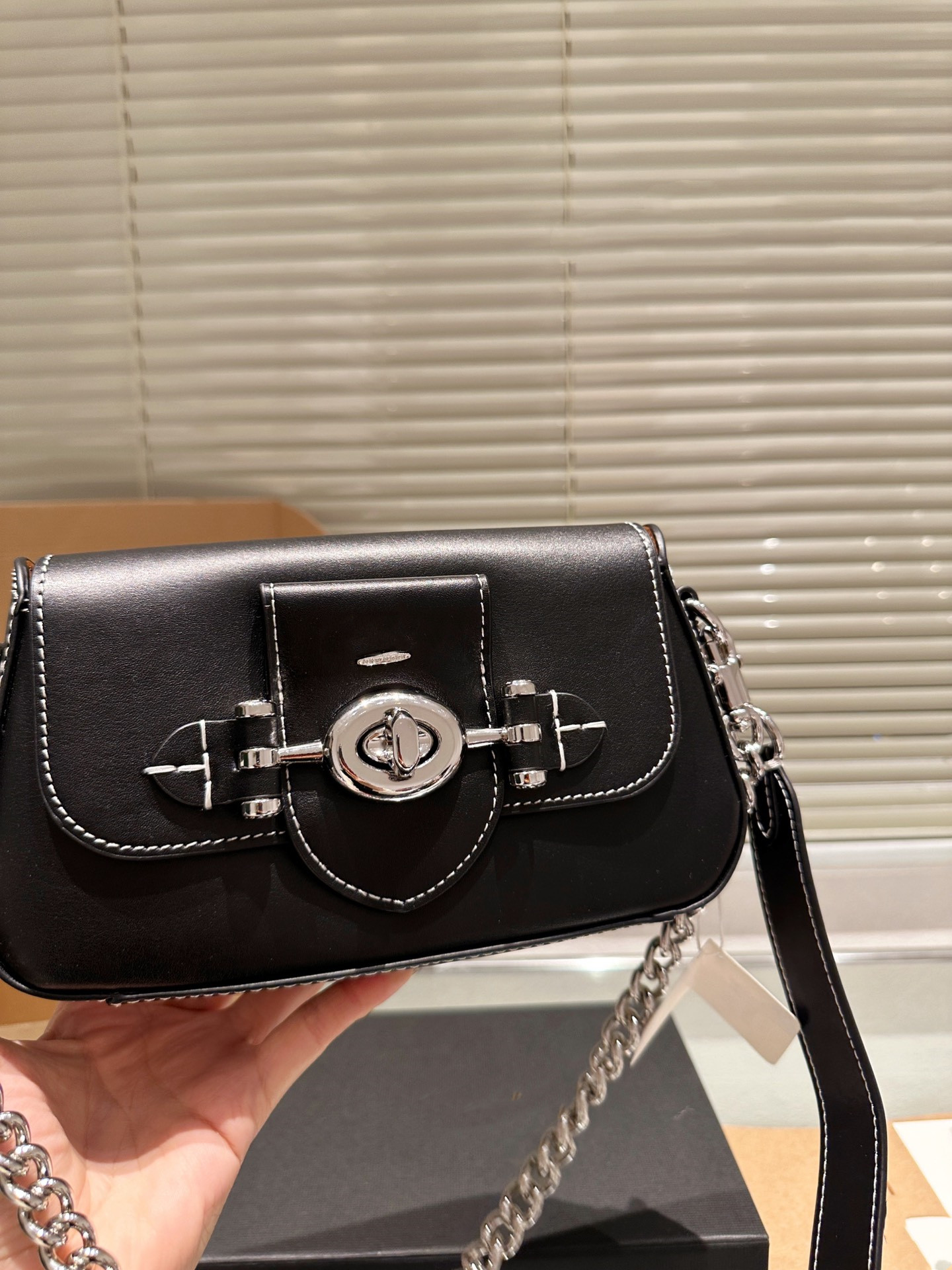 Designer de luxo Retro Bolsa Brie Chain Turnlock Bolsa de axila genuína Couro genuíno Boa combinação de ombro de ombro de praticidade de moda de moda