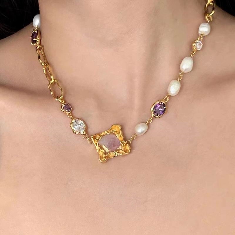 Collier avec pendentif en perles de cristal violet et blanc pour femmes, jolie chaîne en acier inoxydable doré de haute qualité, à la mode, 2024
