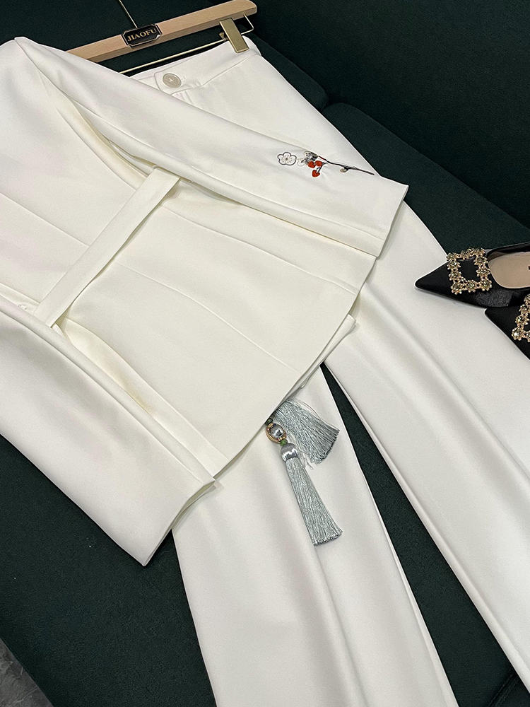 2024 Spring White Floral Embroidery اثنين من السراويل مجموعات طويلة الأكمام V-Neck Blazers Top + Pants Long Pants تعيين بدلات من قطعتين O4J151710