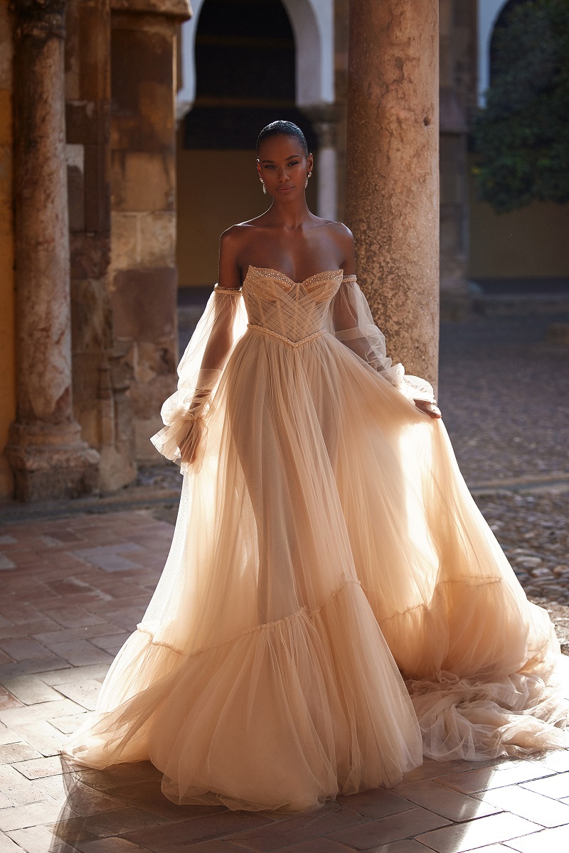 Robes De mariée en perles Champagne, décolleté sans bretelles, manches longues, ligne A plissée, traîne De balayage, en Tulle