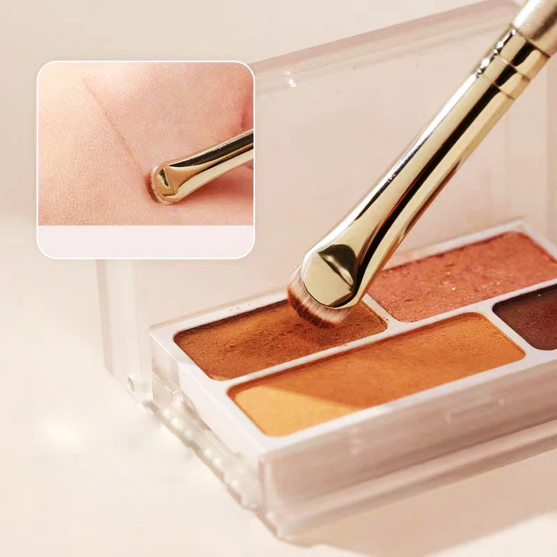 Ronde hoekige gel-eyelinerborstel Gouden make-uptool met houten handvat, zacht synthetisch haar Perfecte wimperliner-definer