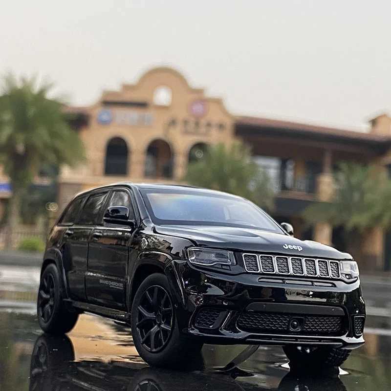 Electric/RC Car 1 32 Jeeps Grand Cherokee Alloy Car Model Diecasts Toy Off-road Vehicles Metal Car Model Simulation Sound and Light Kids GiftsL231223