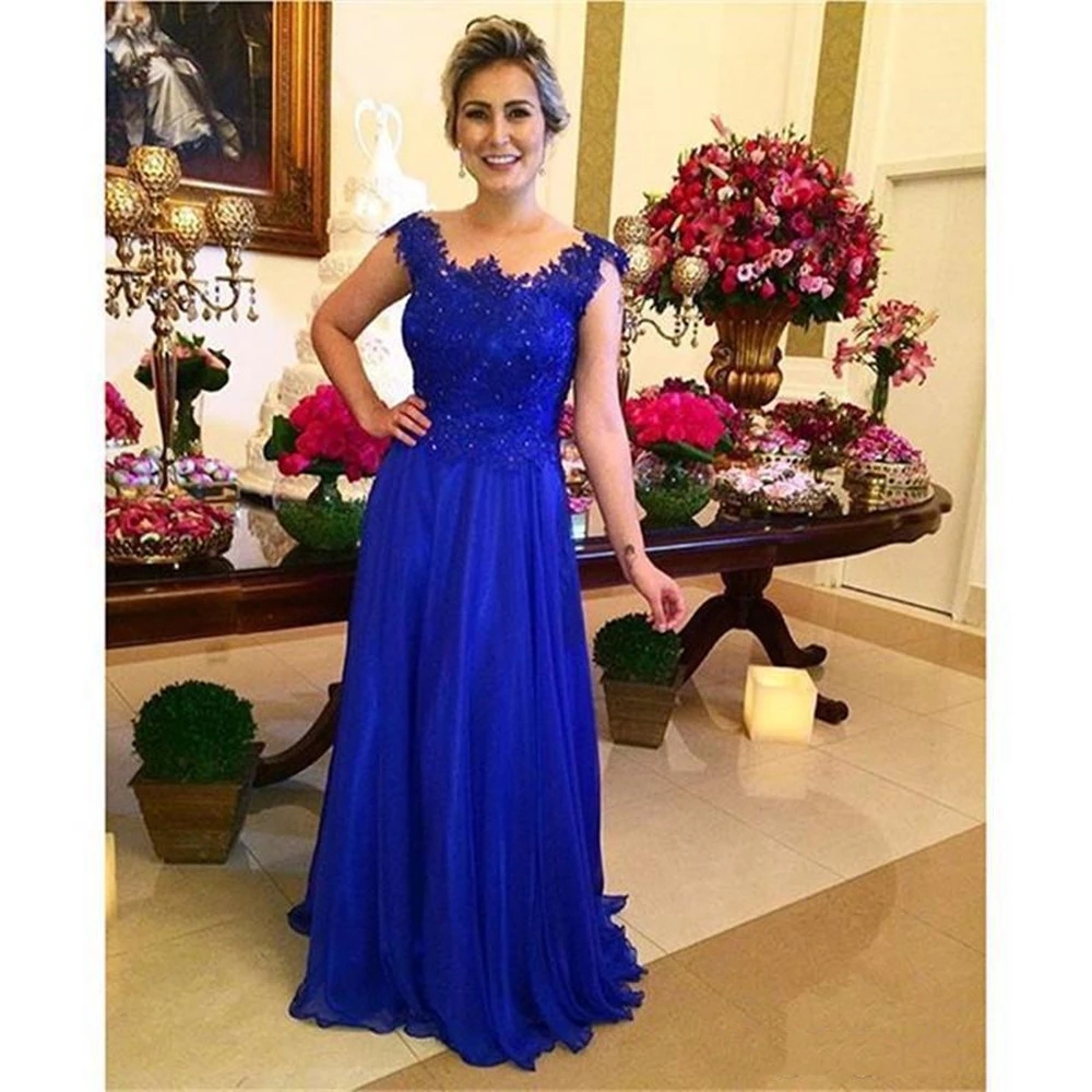 Snygg chiffong Royal Blue Mother of the Bride Dresses Lace Appliques Tärnat en linje Långa kvinnor Formella festklänningar Cap ärmar Bröllop Gästklänning Vestidos CL3224