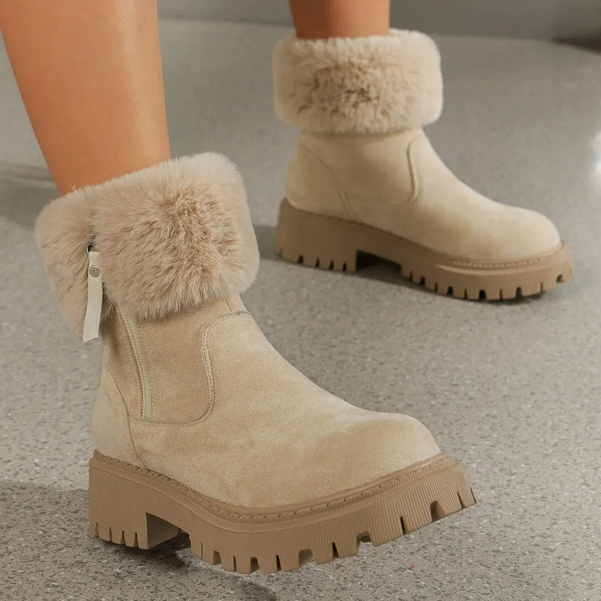 2024 nuovi stivali Martin da donna taglie forti autunno e inverno più scarpe di cotone caldo imbottite in velluto e stivali da neve in inverno.