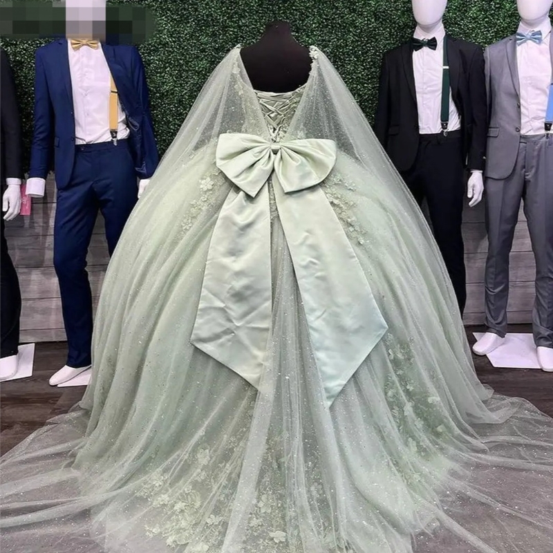 Light Green Shiny Quinceanera Dress Sweetheart Applique Lace Beads Tull Ball Gown With Cape Sweet 15 Vestidos De XV Anos