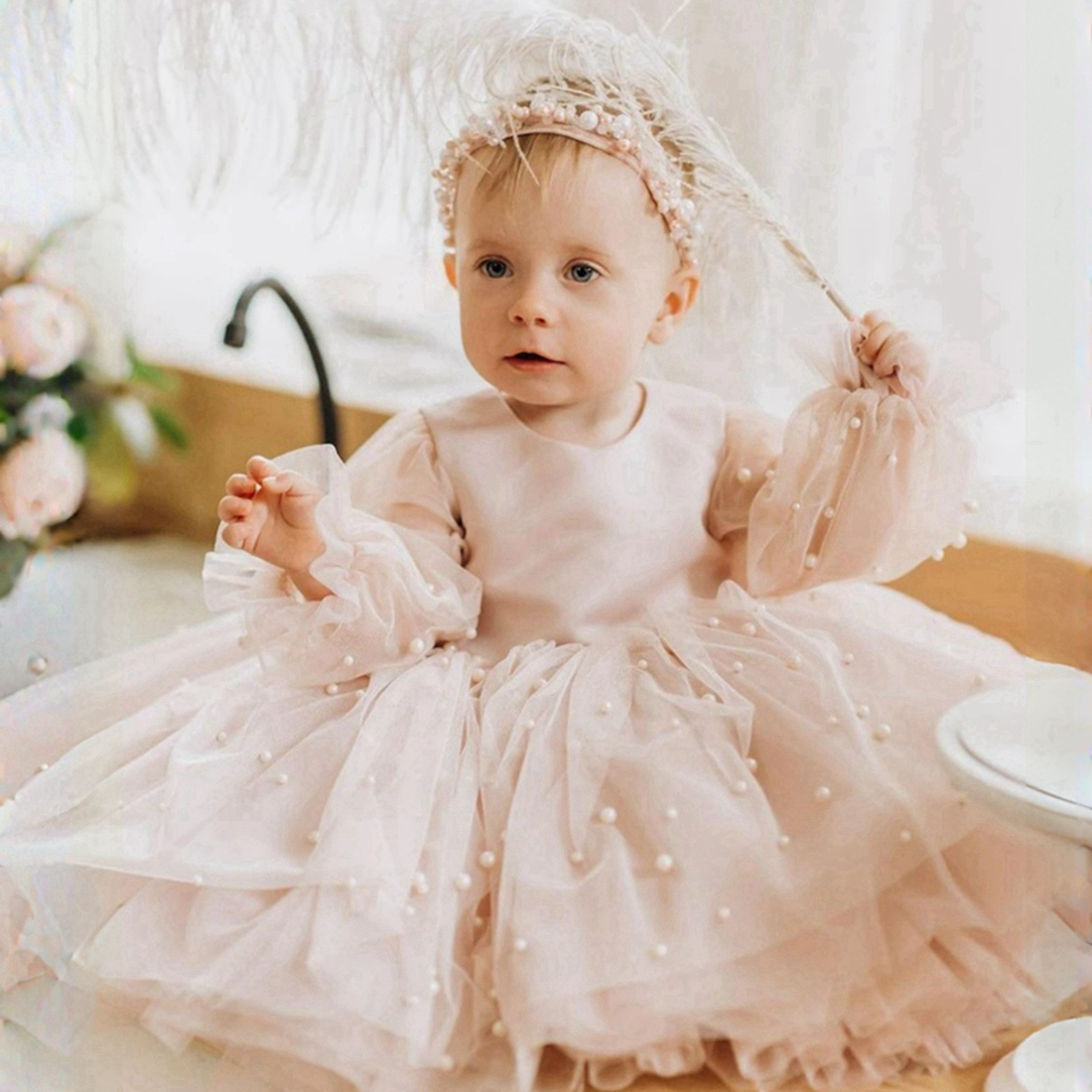 Robes de fille de fleur champagne manches longues perles à plusieurs niveaux robe de bal en tulle princesse robes de demoiselle d'honneur petits enfants 1er anniversaire fête fille et mère robe CF042