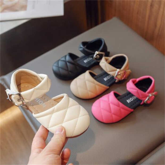 Nowy styl dziewczyna Sandals Summer Children Beach Buty Princess Wedding Party Sandalia Toddler Enfant Chaussure Enfant Kids Miękkie buty sportowe