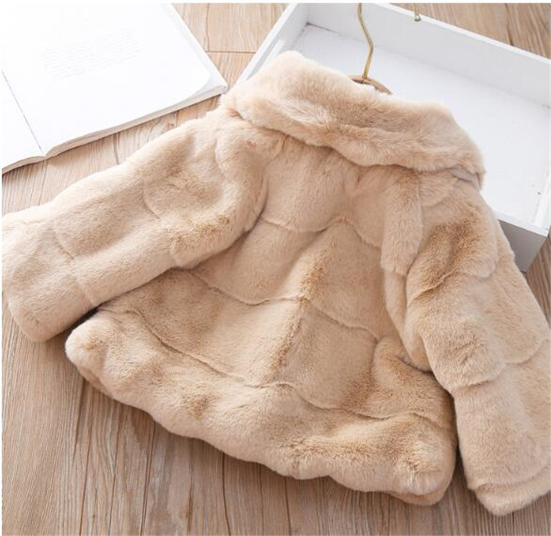 Girl's Autum Winter Fur Coat New 2024 Bestselling Imitation Rabbit Fur Jackts Comfortable and Sweet Bow Children Fashionable Coat