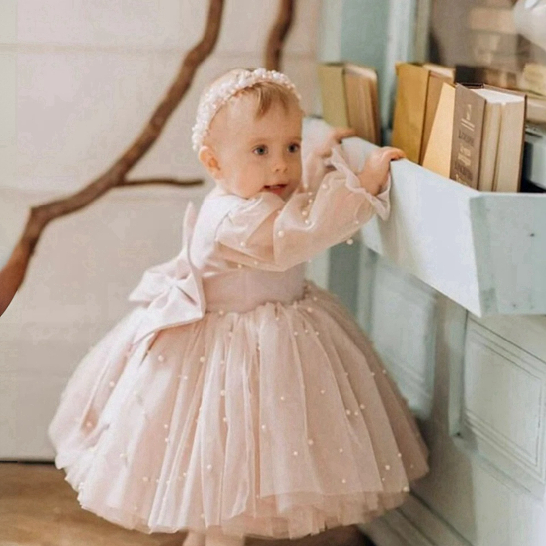 Robes de fille de fleur champagne manches longues perles à plusieurs niveaux robe de bal en tulle princesse robes de demoiselle d'honneur petits enfants 1er anniversaire fête fille et mère robe CF042