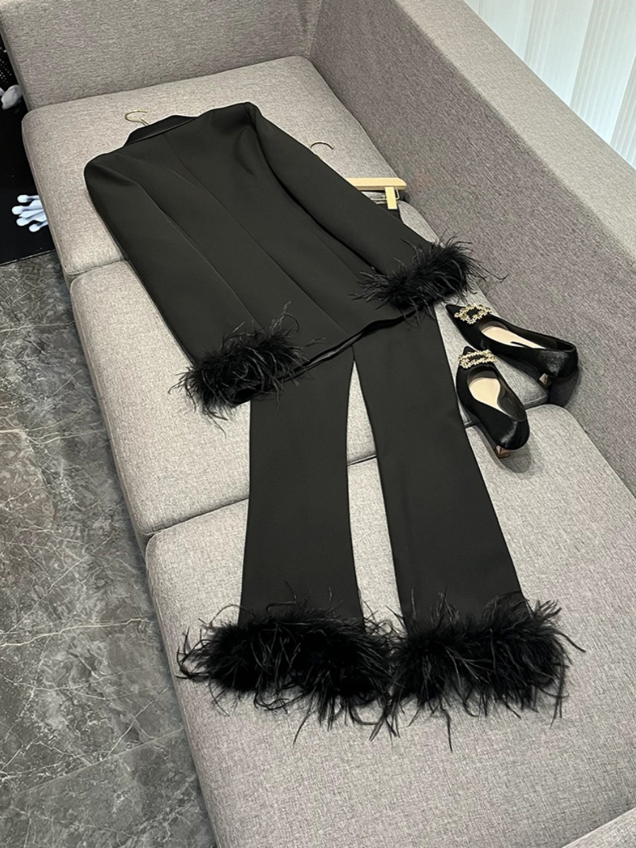 2024 Spring White / Black Solid Color Feather اثنين من السراويل مجموعات الطويلة ذات الأكمام الطويلة ذات الألواح المغطاة بألواح أعلى + سروال طويل تم تعيين بدلات من قطعتين O4J151401