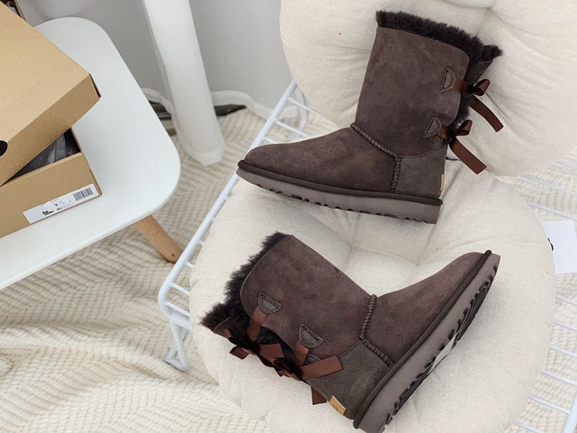 Brand new classic mid length double ribbon women's boots Leather and fur integrated snow boots Business casual shoes Single shoe high heels slippers sandals sneakers