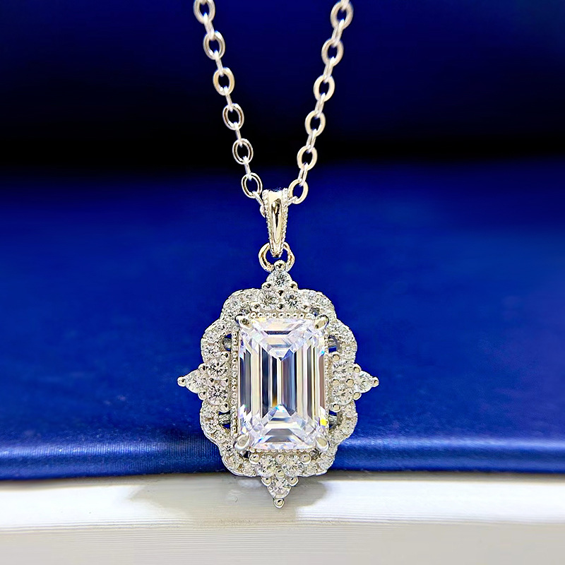 Ins fait à la main fleur pendentif bijoux de luxe étincelant taille émeraude blanc naturel Moissanite diamant pierres précieuses fête femmes promesse Clavicel collier cadeau