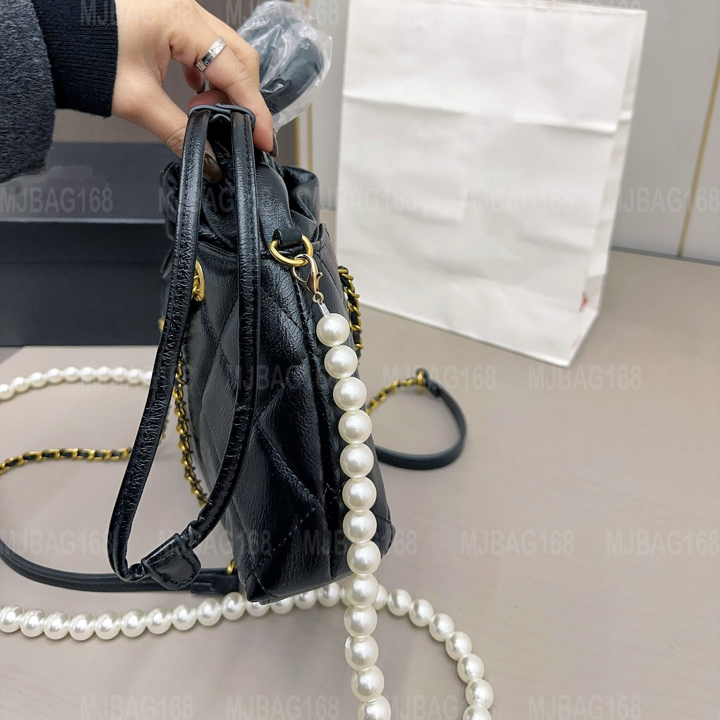 Fashion Luxury Bag Woman Shoulder Bag Designer crossbody handbag Pearl Hardware Chain Bag Mini Tote Bag Classic diamond plaid pattern Quilted bag 24c New Arrivals