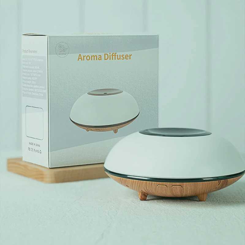 Luchtbevochtigers UFO Geurverspreider USB Essentiële olieverspreider Creatieve ultrasone luchtbevochtiger met licht Aromatherapie voor thuis Geurverspreider YQ240122