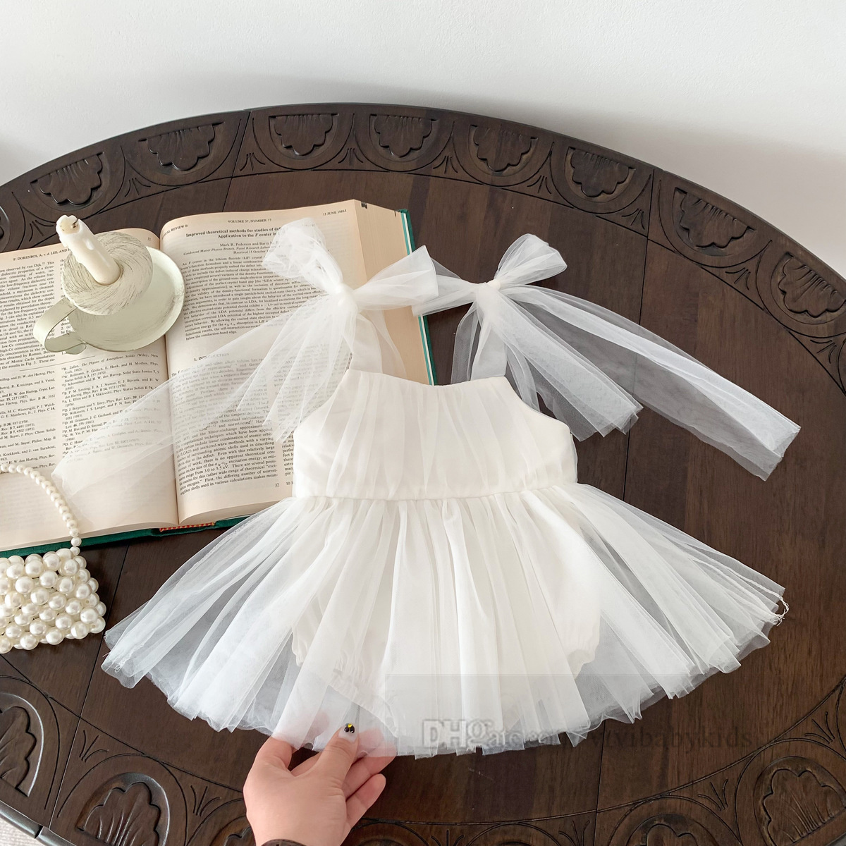 INS été bébé filles dentelle tulle robe barboteuse enfant en bas âge enfants gaze arcs jarretelles combinaisons nouveau-né enfant 100 jours photo prenant des vêtements Z6837