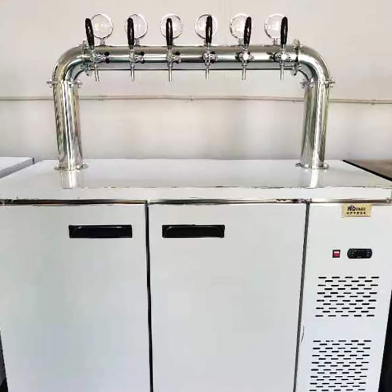 Máquina integrada de resfriamento de água e vento tipo porta de 6 cabeças, máquina de cerveja de cor de aço branco, equipamento de venda de bebidas alcoólicas, para uso em tabernas e bares