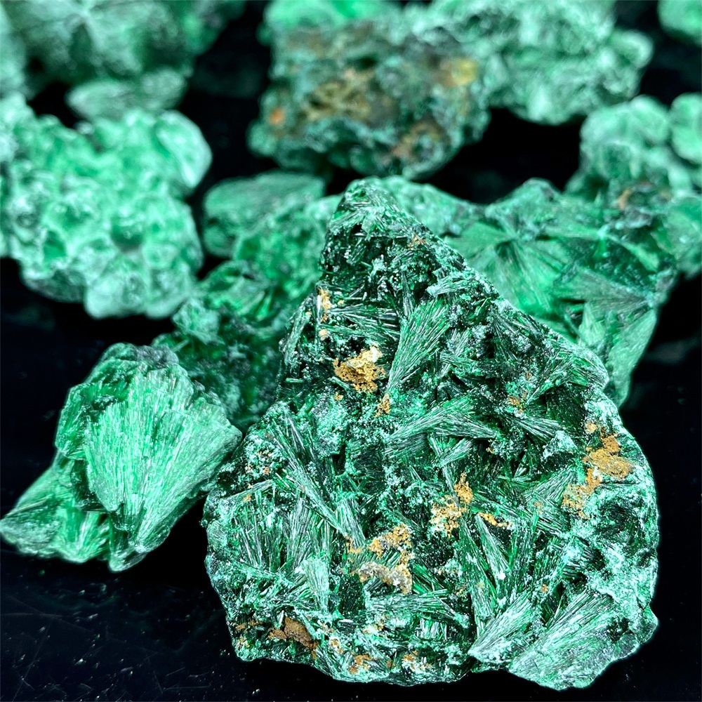 Dekorativa figurer Naturliga symbiotiska malmmineraler Malachite Crystal Rubble Mineral Prover Undervisning GEM Collection