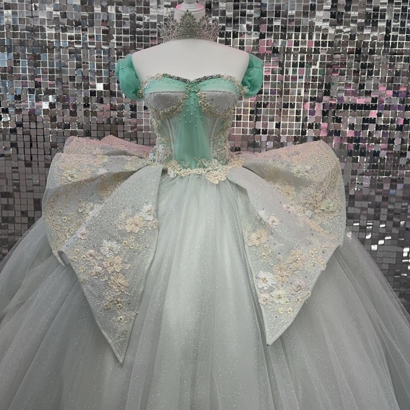 2024セクシーな恋人Quinceanera Dresses Beaded Sequinsed Aptique Off The Shouldelball Ball Gown Sweet 16 Birthday Tulle Vestidos de 15