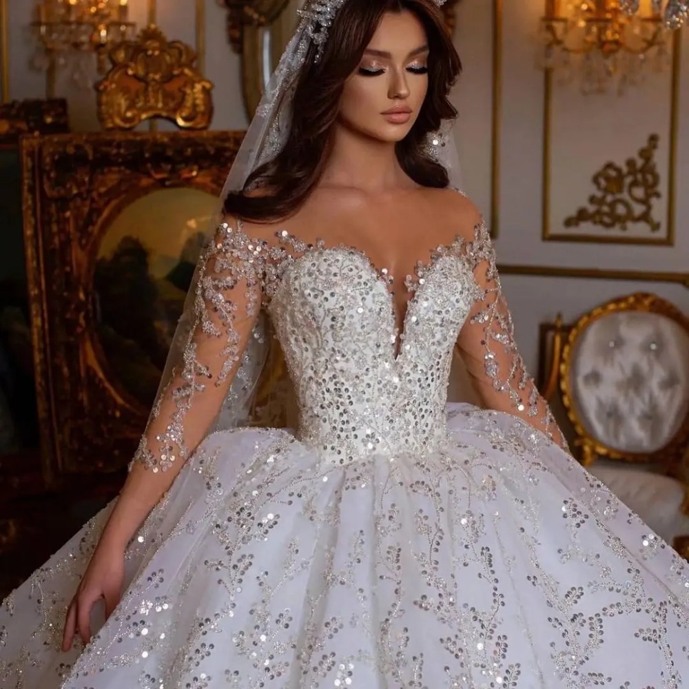 Atemberaubende 2024 Saudi-Arabien Prinzessin Ballkleid Hochzeitskleid Sheer Off Shoulder Langarm Luxus Spitze Pailletten Applikationen Brautkleider Kristallbrautkleider