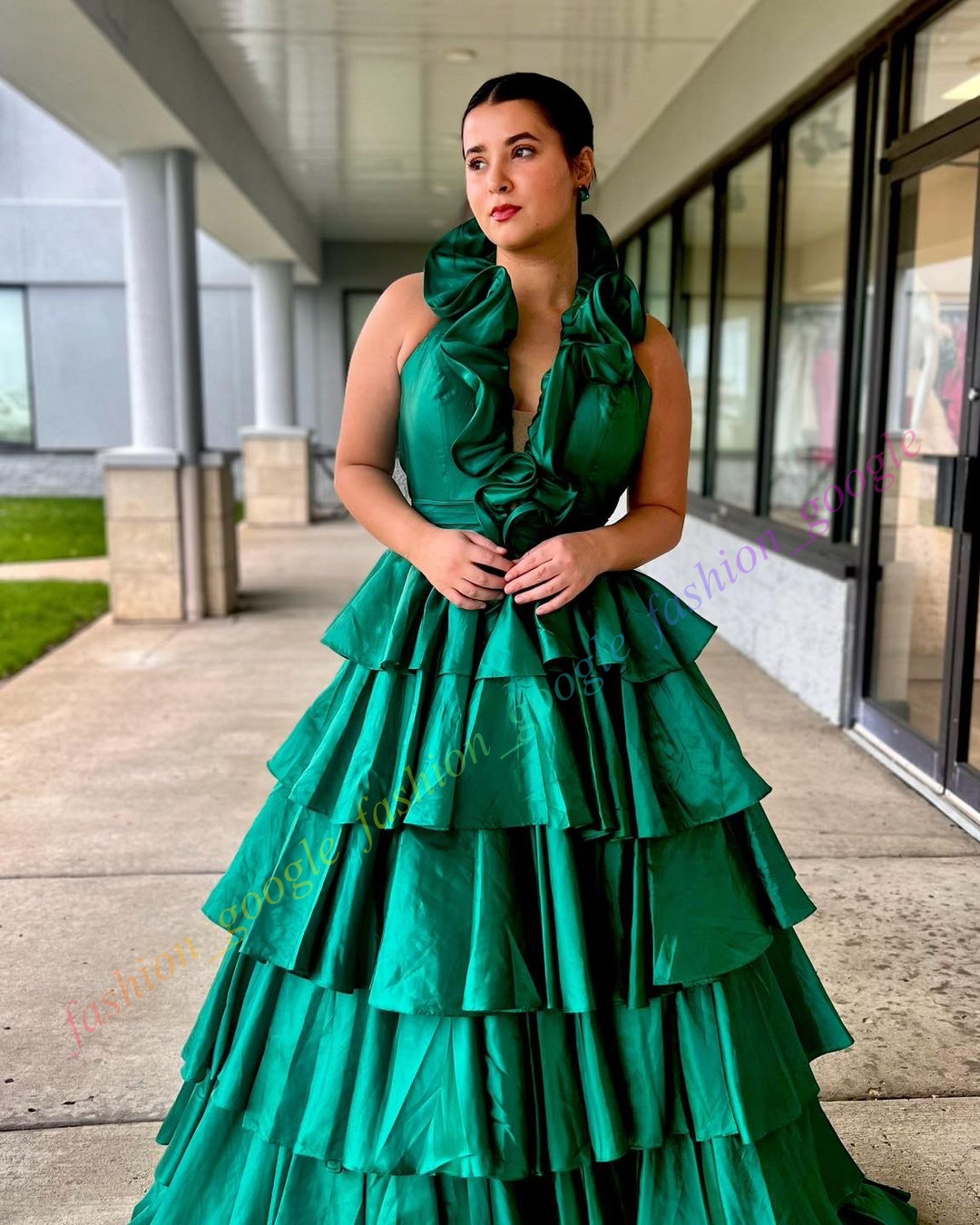 Halter Taffeta Balo Elbise Durum Balgown Pageant Kış Resmi Akşam Parti Pist Gala Altın Küre Ödülü Ünlü Elbise Derin V-Neck Yan Slit Chartreuse Emerald