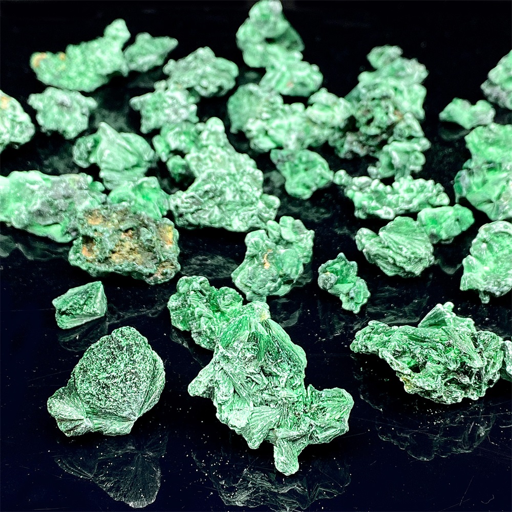 Dekorativa figurer Naturliga symbiotiska malmmineraler Malachite Crystal Rubble Mineral Prover Undervisning GEM Collection