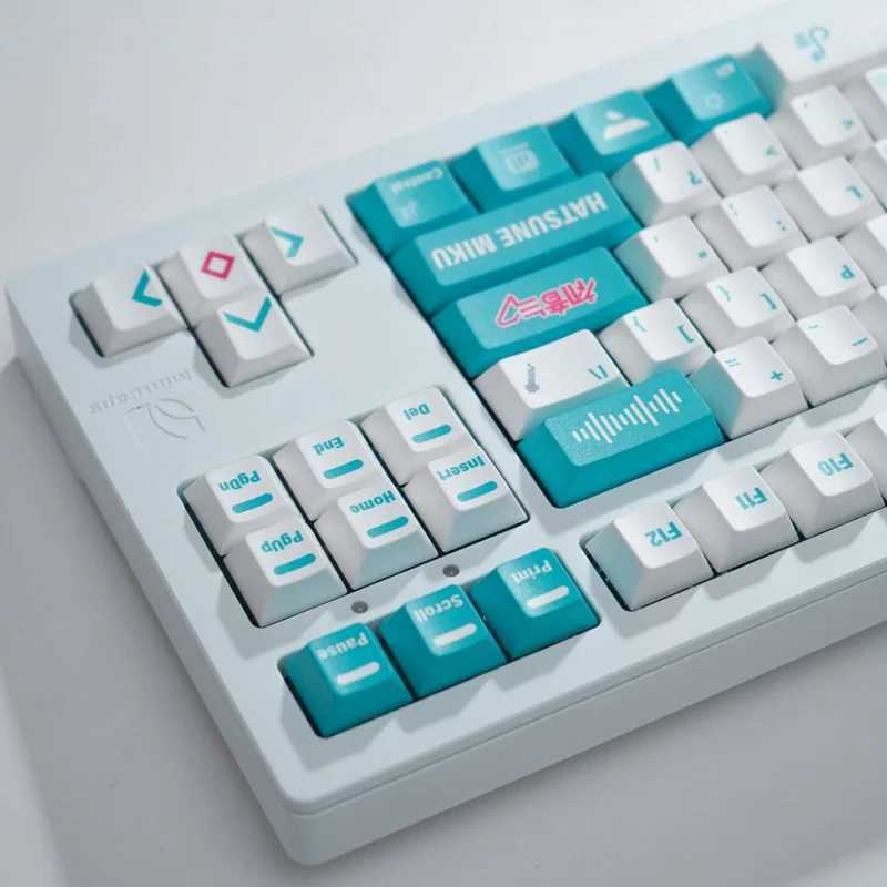 لوحات المفاتيح مجموعة كبيرة PBT Sub Sub anime keycap للوحة المفاتيح الميكانيكية GMK Clones English Keycaps profile مع 6.25U SPACBAR YQ240123