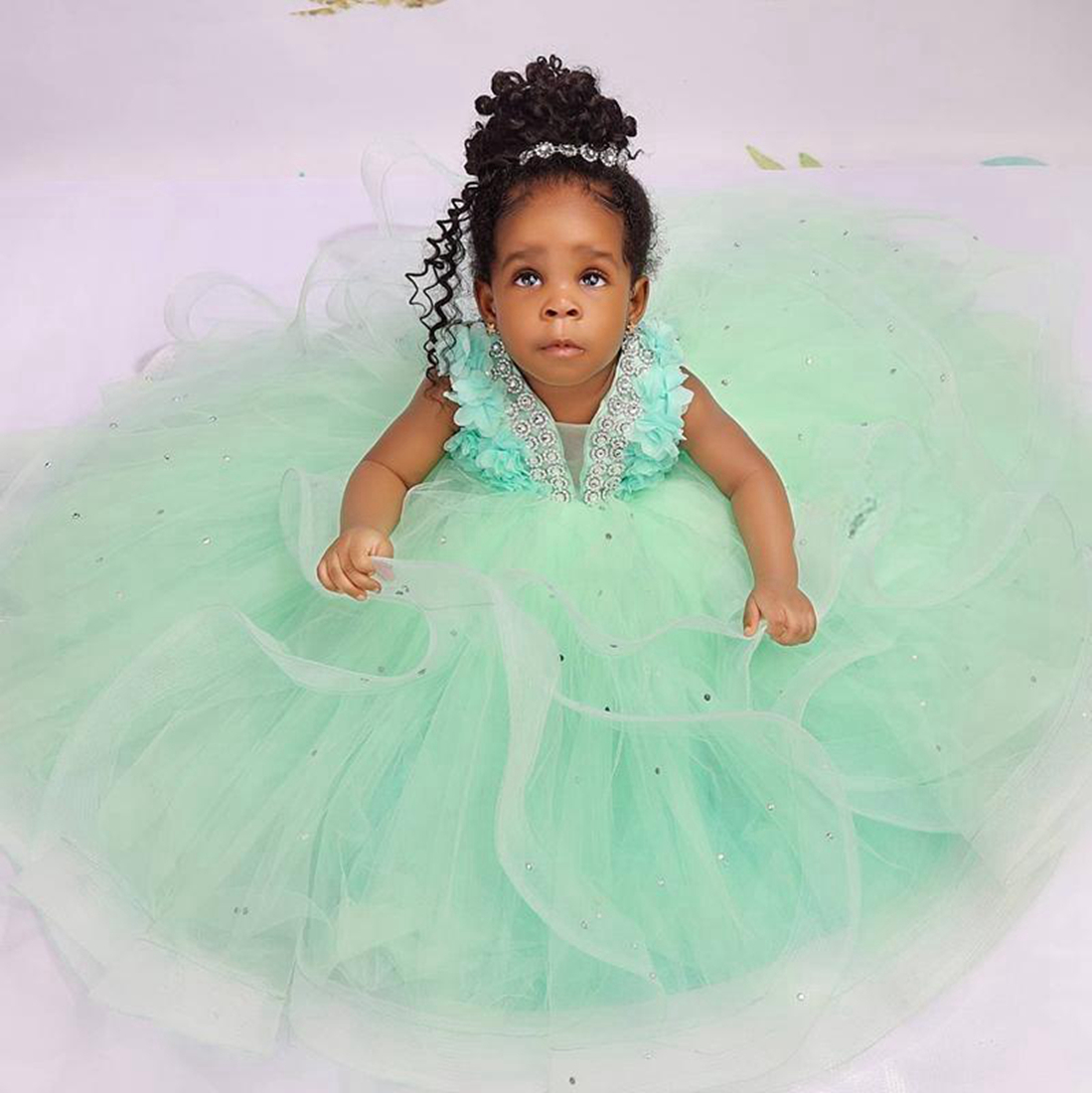 BudGreen 1st Birthday Party Dresses Flower Girl Dresses V Neck Tiered Tulle Rehinestones Flowergirl Dress Princess Queen Gowns For Little Kids NF038