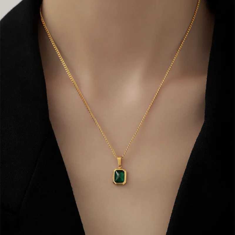 Pendentif colliers Mode rétro carré vert Zircon pendentif collier pour femmes charme collier filles mariage fiançailles bijoux cadeau YQ240124