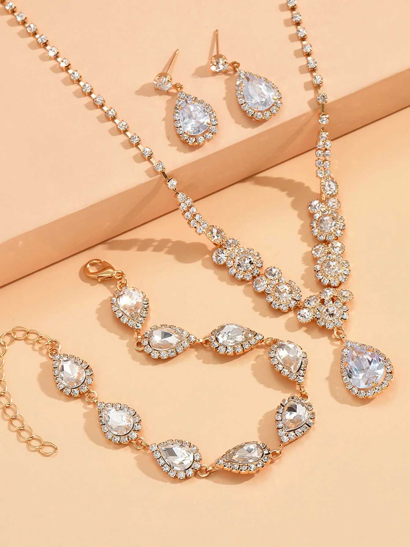 Pendant Necklaces fashionable and luxurious wedding zircon necklaces earrings bracelets women's jewelry sets YQ240124