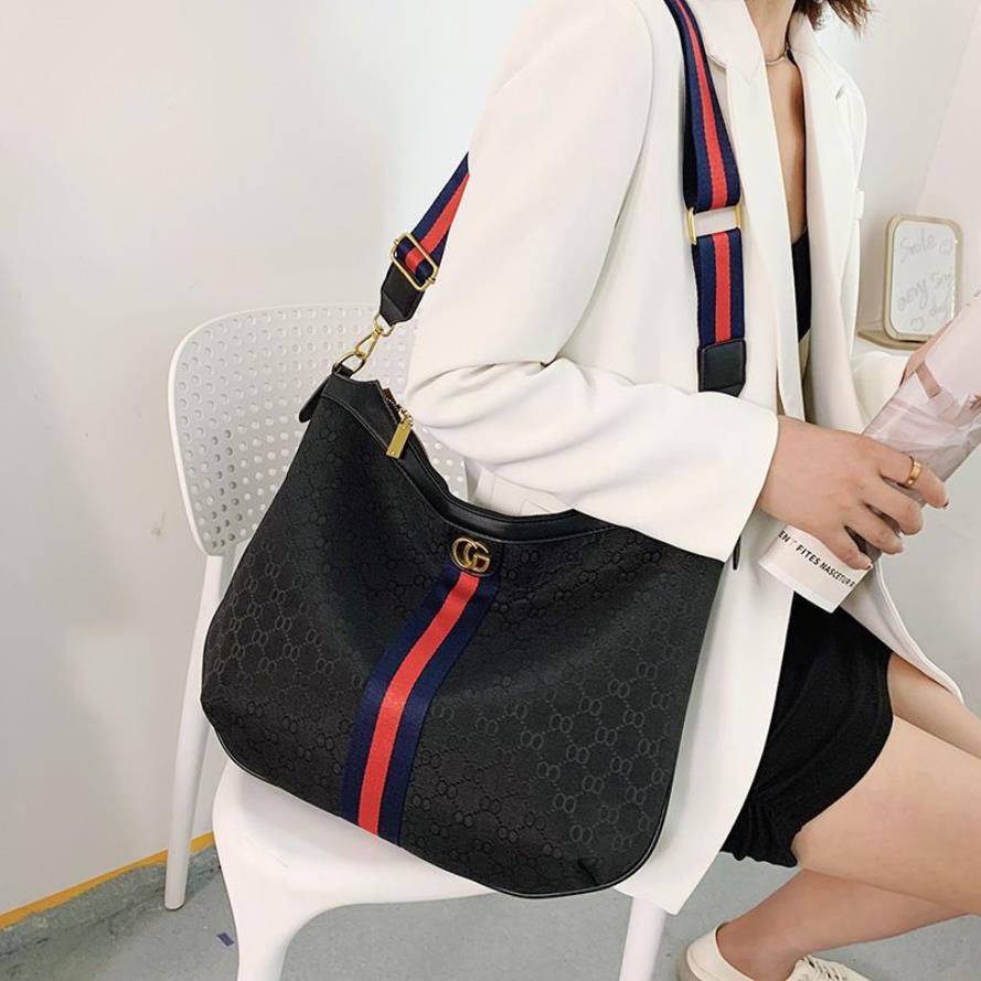 Designer female new fashion large capacity Single Shoulder Messenger backpack Big Bag Canvas armpit bag Handbags Outlet228l