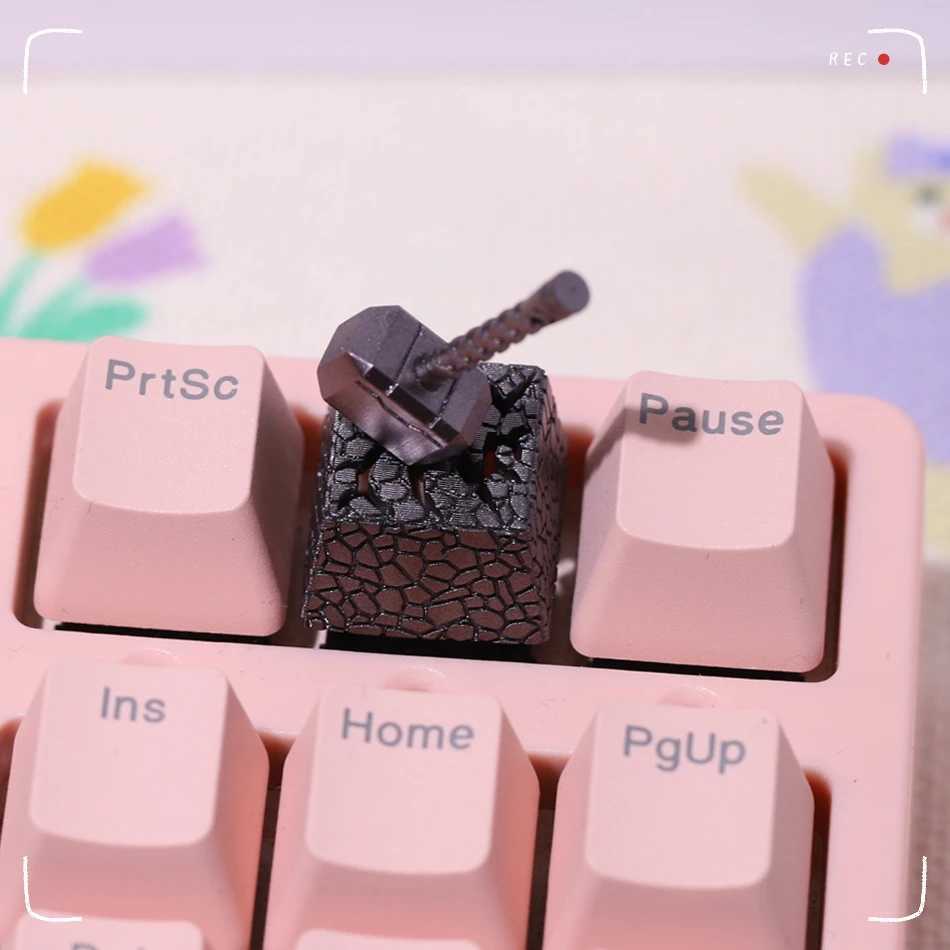 Tangentbordstangentbord Mekaniska tangentbordstangentkassor Thor's Hammer Anime KeyCap Söt gåva 3D -tryck Magnetiska absorptionsljus Överföring Keyboard Cap YQ240123