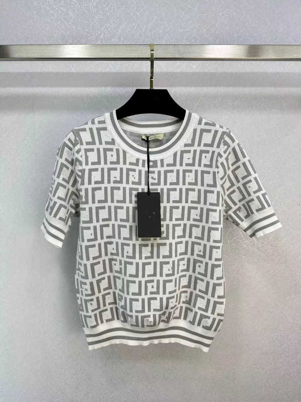 디자이너 여성 스웨터 2024 이른 가을 신제 제품 통기성과 시원한 자카드 라운드 넥 짧은 슬리브 니트 셔츠 유니쉬 gb5p