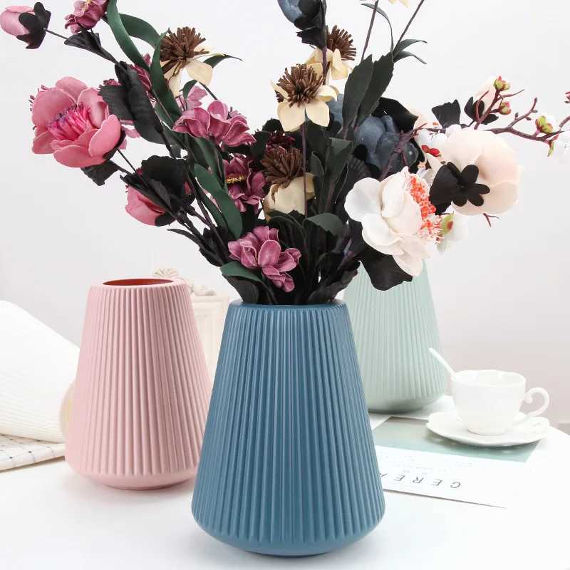 Vazen Noordse creatieve vaas Home Decor bloem vazen ​​voor huizen natte en droge plantenbureau Decoratie keramische plastic ambachten