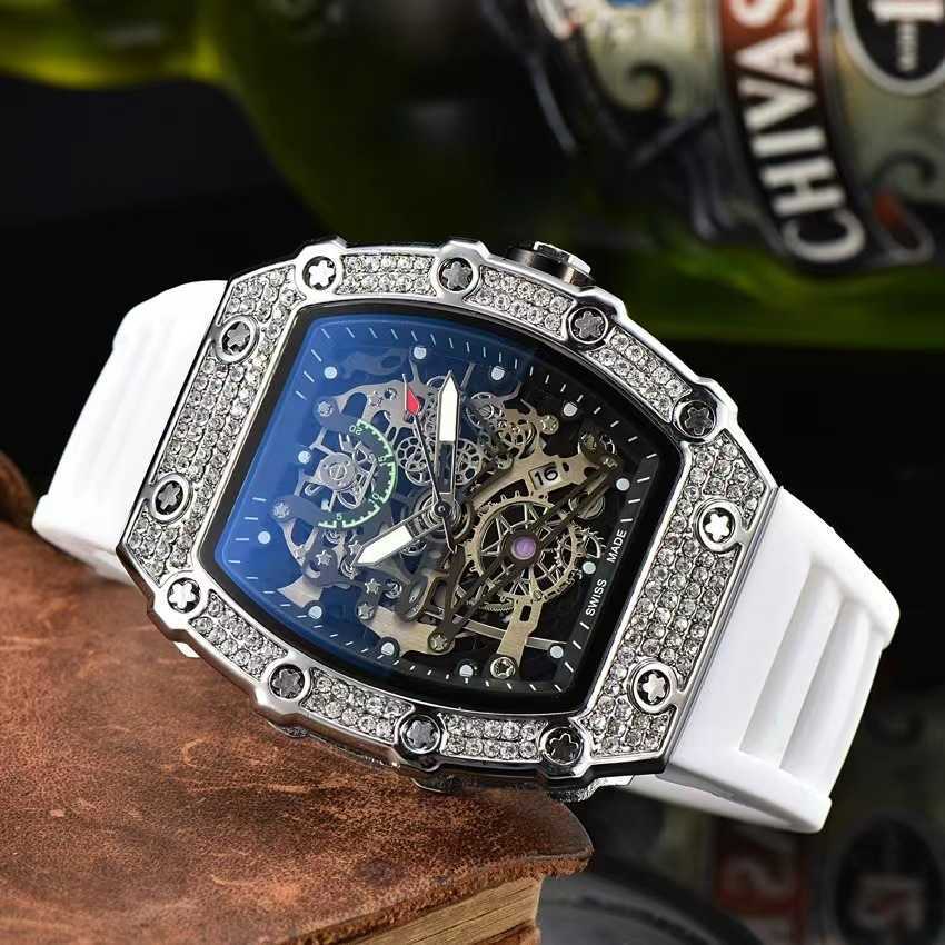 Uhren Schweizer Top-Armbanduhren Neue heiße verkaufende mechanische Art-Weinfass-hohles Nachtlicht-wasserdichte Herrenuhr-Sport