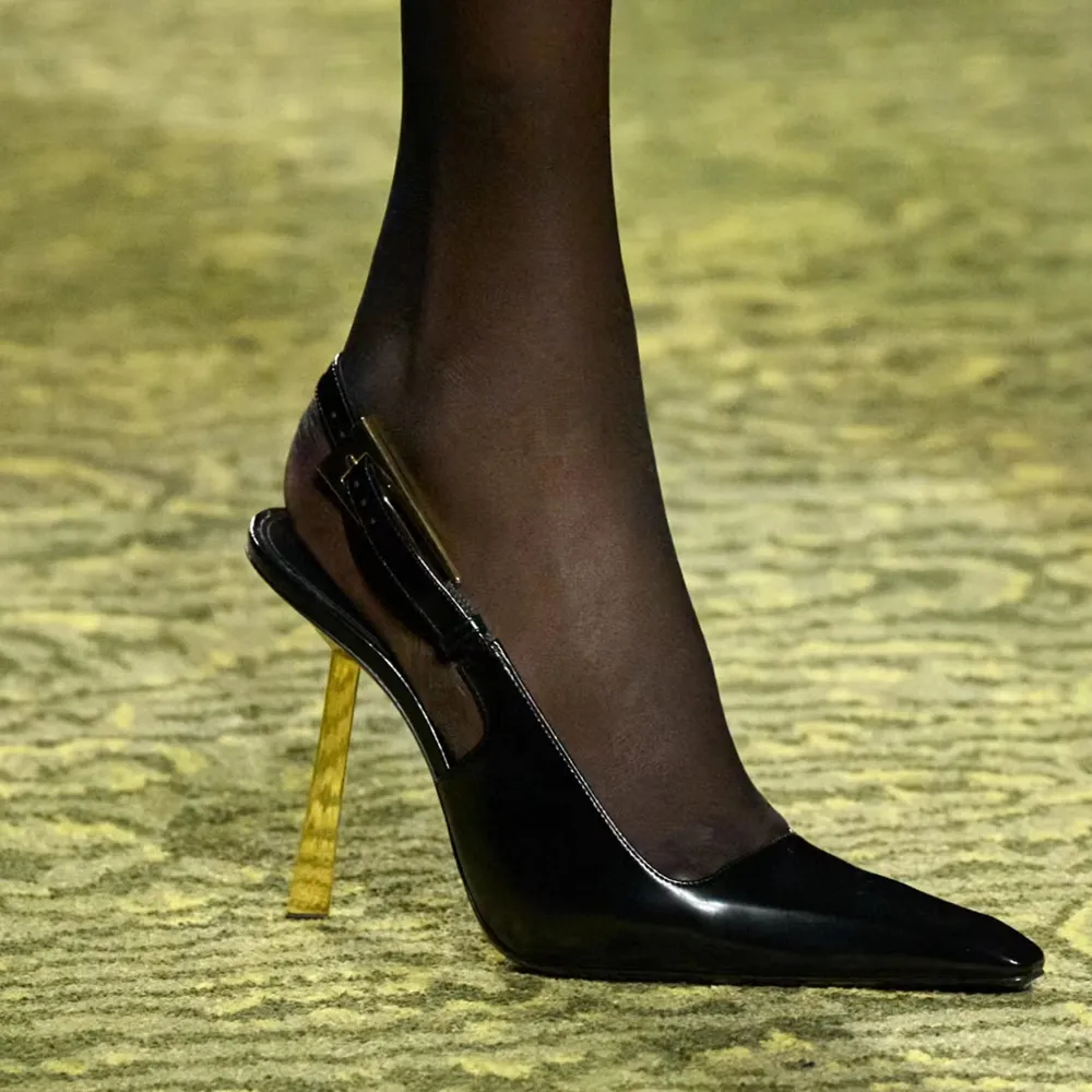 2024 Pumpar Polerade läder klackar spetsiga tå slingbacks balettlägenheter skor slip-on kvinnliga lyxdesigners klänning klackar lågt pris