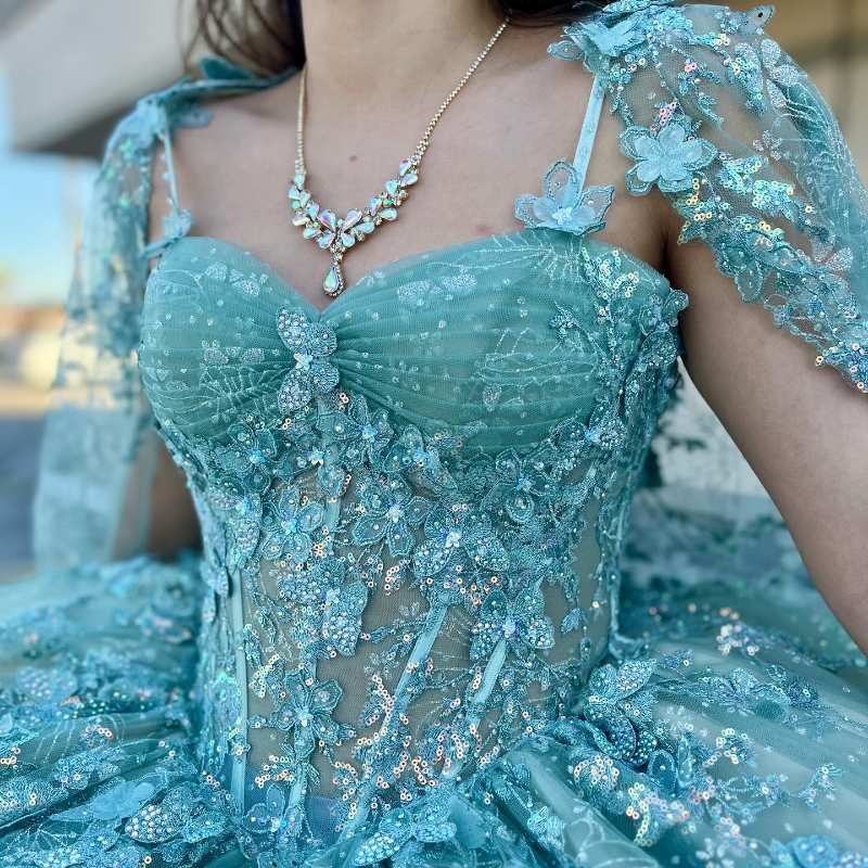 2024 Aqua Blue Sparkly Speciale Abiti Quinceanera Applique Arco Con Mantello 16 Anni Ragazze Floreale Lace-Up Prom Abito Del Partito Abiti da 15