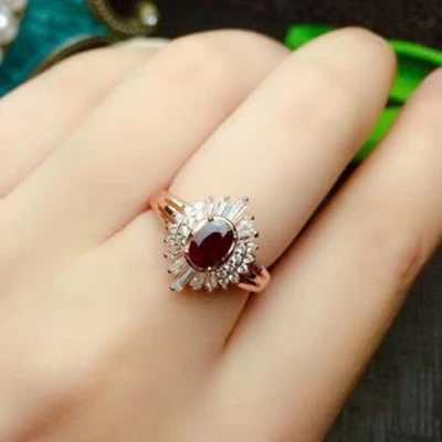 Band Rings Women's Fashion 14k Rose Gold Color Ring Elegant Luxurious Red Gem smycken Bröllop Engagement Party Ring Birthday Present Storlek 5-11 240125