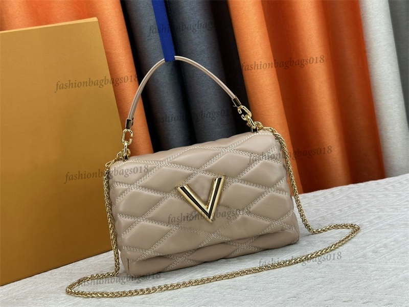leather Designers Luxurys Leather Shoulder Bag Letter Flower Handbag Luxurys designer Bags M23689