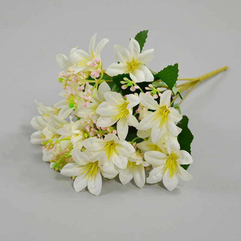 Faux Floral Greenery 18 heads of silk artificial flower lily European style multicolor fake bridal bouquet wedding family party decoration DI YQ240125