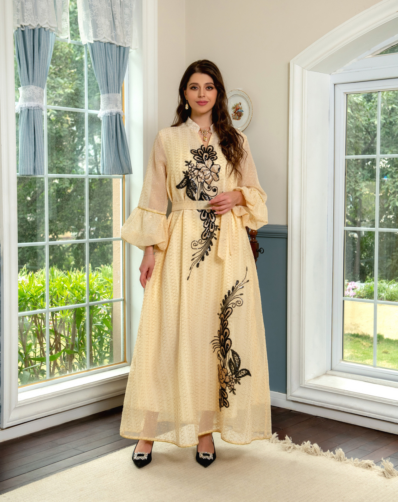 Abito da sera musulmano Abito del sud-est asiatico Abito lungo ricamato in pizzo vintage Abaya Abito di lusso in Medio Oriente Abaya le donne Abbigliamento Dubai Abito con applicazioni di pizzo