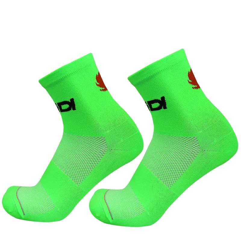 Sports Socks Pro Breattable Racing Bike Socks Outdoor Sports Men and Women Road Cycling Socks Calcetines Ciclismo Hombre YQ240126