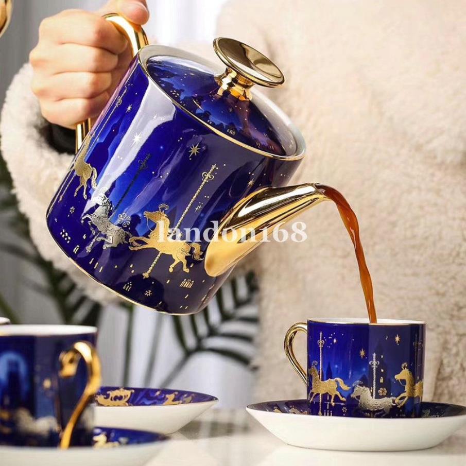 Luxe gouden omrande blauwe kleur Carrousel koffieset Bone china kop en schotels Porseleinen theeservies 15-delig Keramisch servies 288U