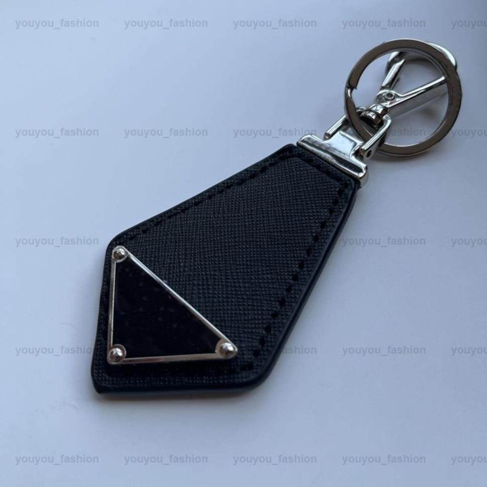 Projektant Unisex Black Key Chain Akcesoria P List Luksusowy wzór samochodu biżuteria Prezenty Smycze do kluczowej torby3113
