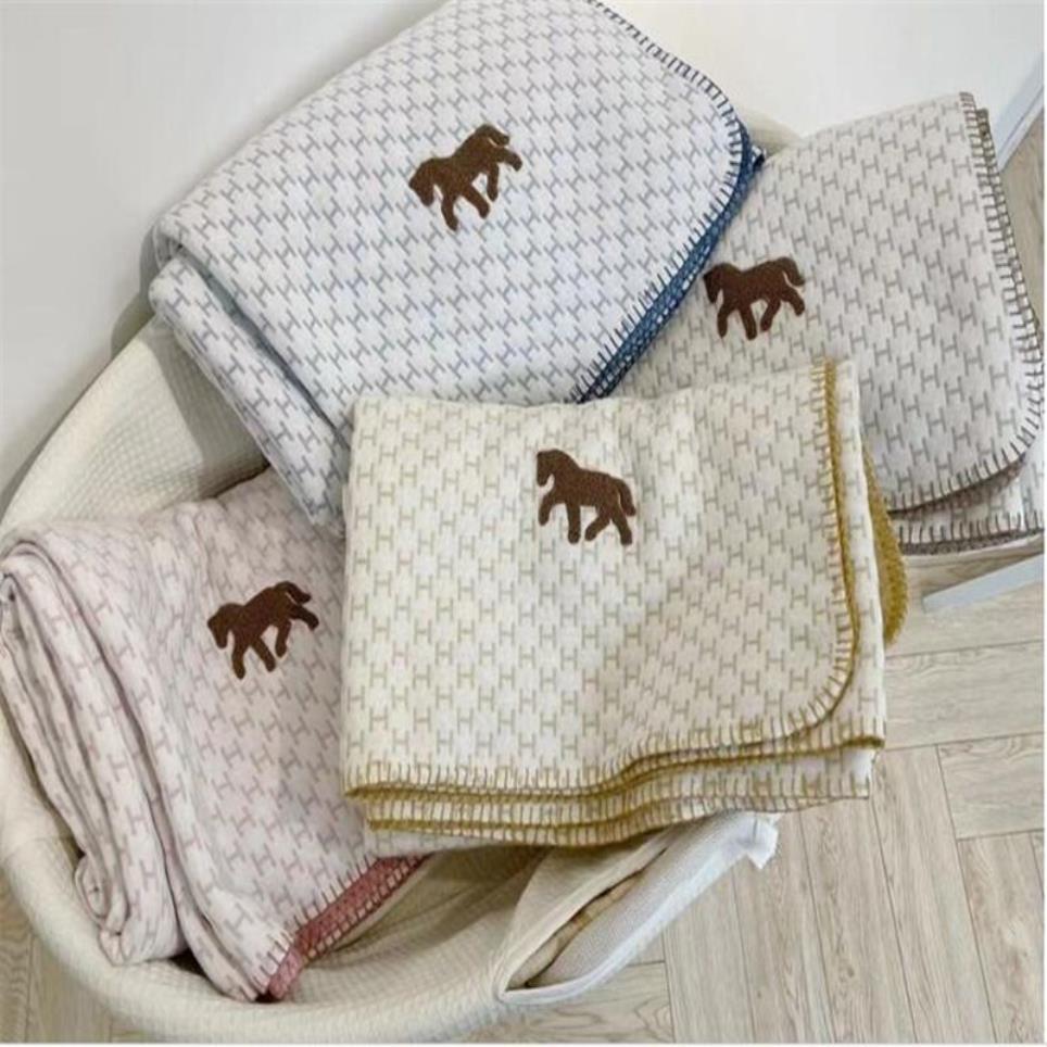 Luxury designer pony Plaid pattern blankets for newborn baby children high quality cotton shawl blanket size 100 150cm warm Christ276e