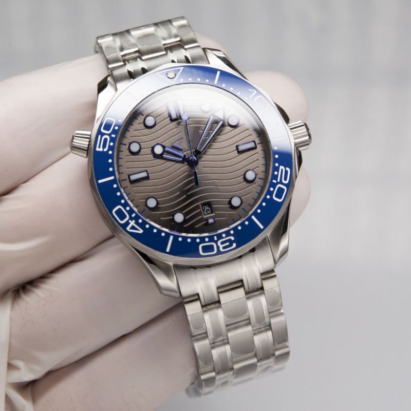 2024 Trend Aanbevolen mechanisch herenhorloge van hoge kwaliteit met herenhorloge met een diameter van 42 mm, lichte afwerking stalen band HD-glas
