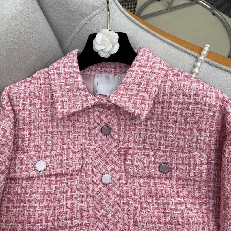Kurtki damskie Designer 23 Japonia i Korea Południowa Nowa Xiaoxiang Mingyuan Style Polo Collar Pocket Design Fashion Krótki różowy płaszcz top 58xj