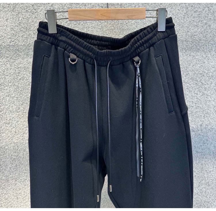 Calça masculina solta preta cargo moletom com bolsos calças casuais