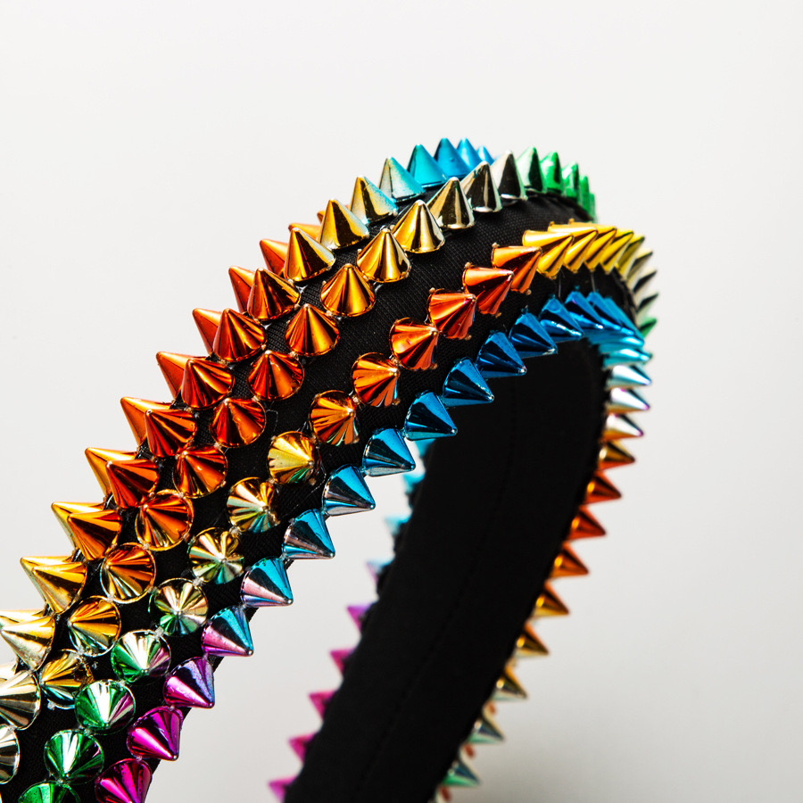 Groothandel punkstijl haarbanden klinknagel kleurrijke mode-hoofdbanden volwassen haarhoepels feestverjaardag haaraccessoires