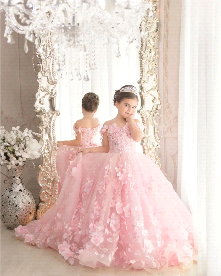 Princess Pink Flower Girl Dresses Elegant Off Shoulder Lace Appliques Handgjorda blommor Formella barn Födelsedagsfestklänningar Toddler Pageant Dress BC18094