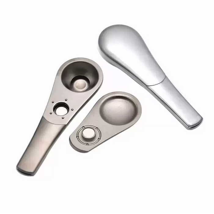 Creative Metal Spoon Journey Pipe Portable Mini Reting Bubblers Zinc Eloy Anodised Dry Herb Tobacco Oil Burner Pipes With Magnet Magnetic Smoke Accessory